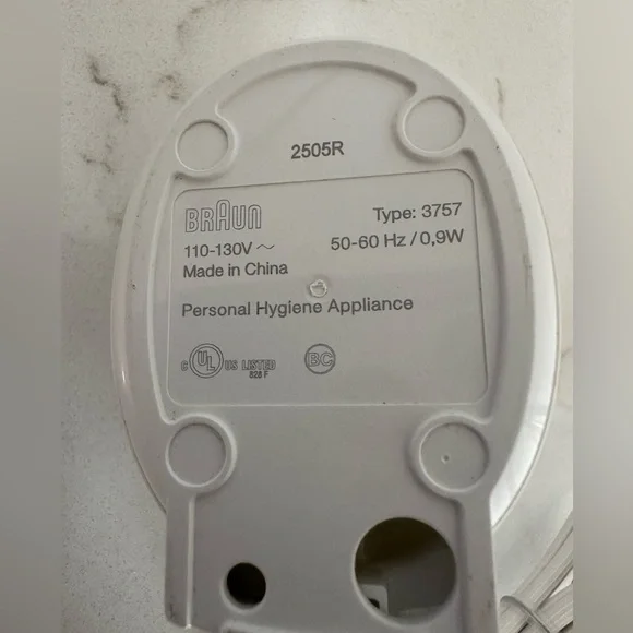 Braun Oral B Battery Operated Toothbrush - Picture 5 of 5